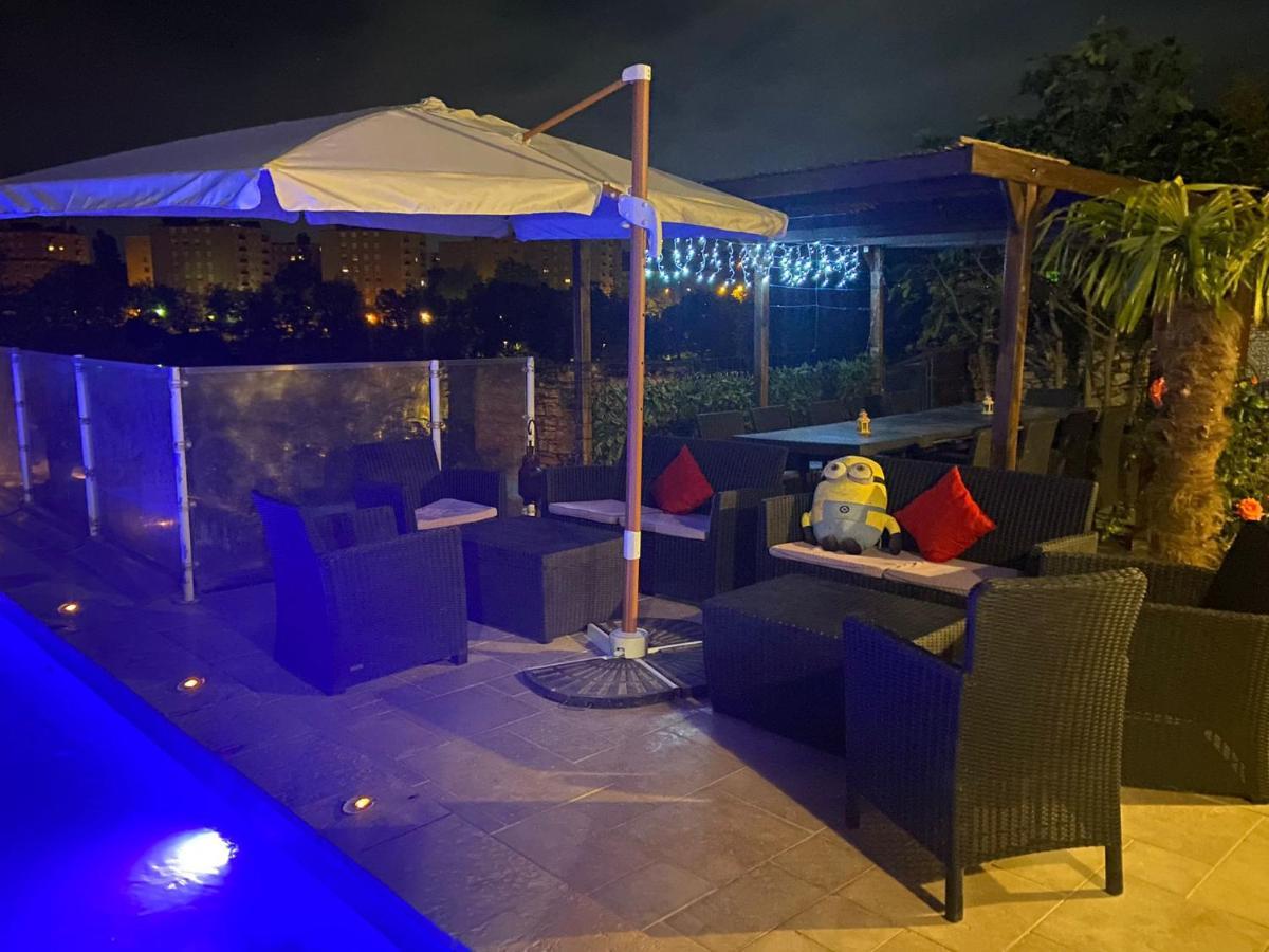 Magnifique Villa Avec Piscine Beaujolais Gleize Ngoại thất bức ảnh