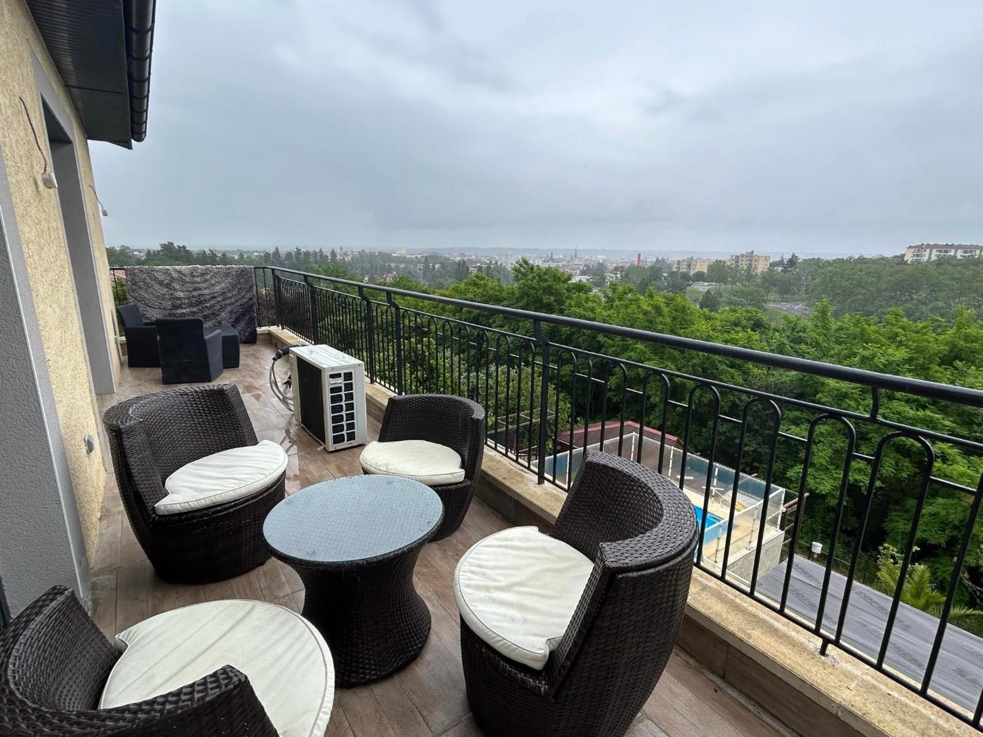 Magnifique Villa Avec Piscine Beaujolais Gleize Ngoại thất bức ảnh